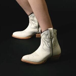 Mezcalero White Maye Short Ankle Western Cowboy Boot Size 8.5